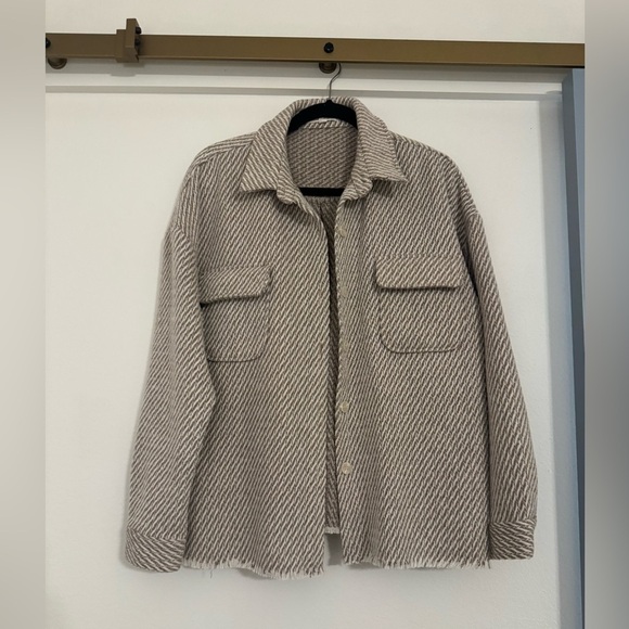 Cloud Ten Jackets & Blazers - Women's Tan & White Houndstooth Like Pattern Jacket